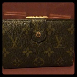 LV Small Wallet w/Mirror and serial #!